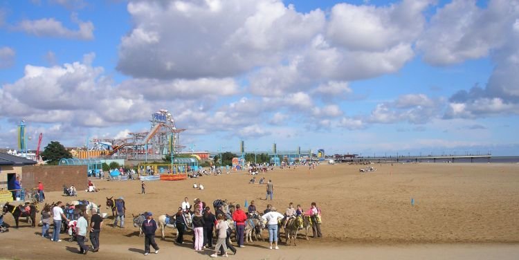 Skegness_beach.thumb.jpg.ee48e4e0ac937f54e94741c7b345159c.jpg