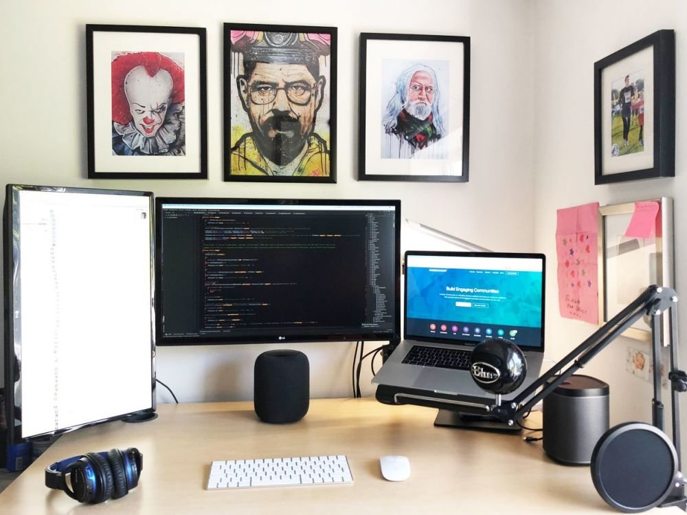 desk.jpg