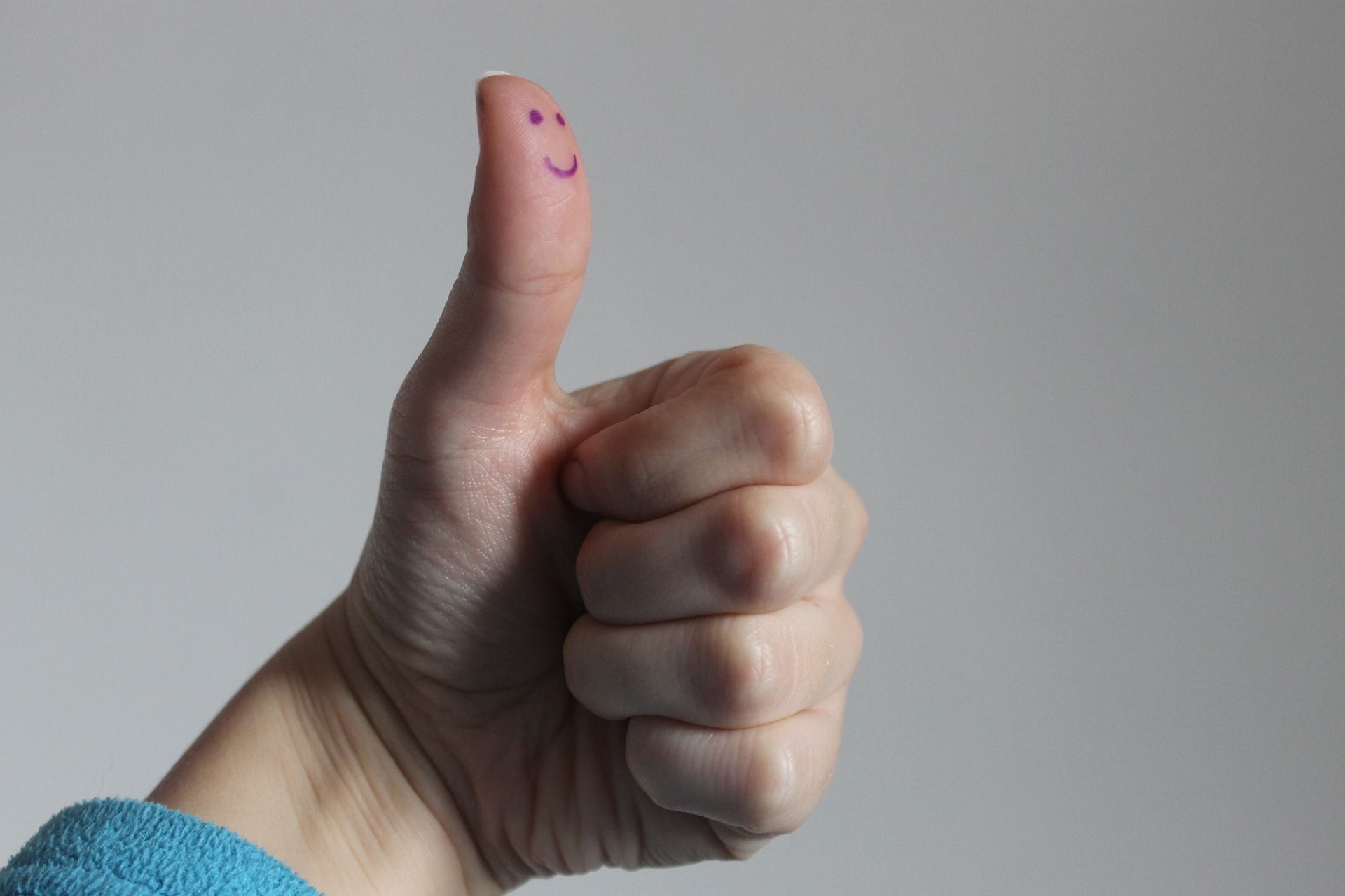 smile-1188654_1920.jpg.3e9dd7597f7d2da178a10ff607741d95.jpg